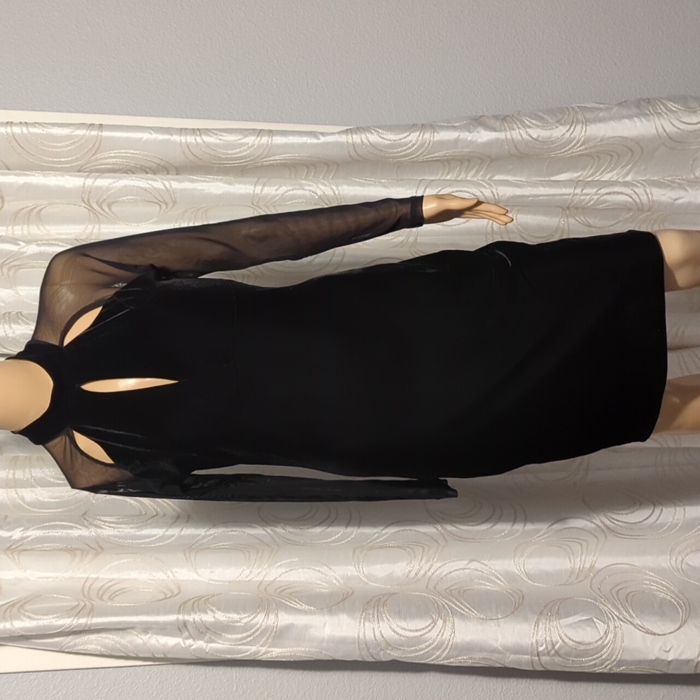 Black long see-through sleeve suede dress unknown brand, medium size